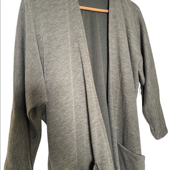 🤓Fabulous grey beige cardigan with pockets. - Picture 6 of 7